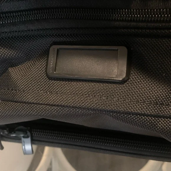 Briggs & Riley Large Travel Duffel Bag - Picture 6 of 16